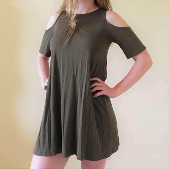 Stylish and Stretchy Olive Green Mini-Dress - Picture 3 of 6